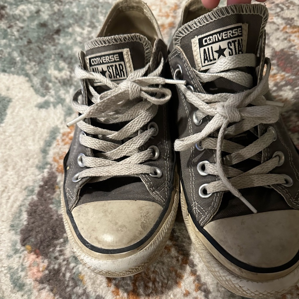 Converse grey size 8